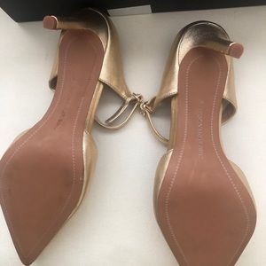 Banana Republic Gold Slip On Pump -8.5 NIB